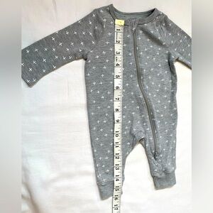 Cloud Island newborn long sleeve pajamas gray with white x’s